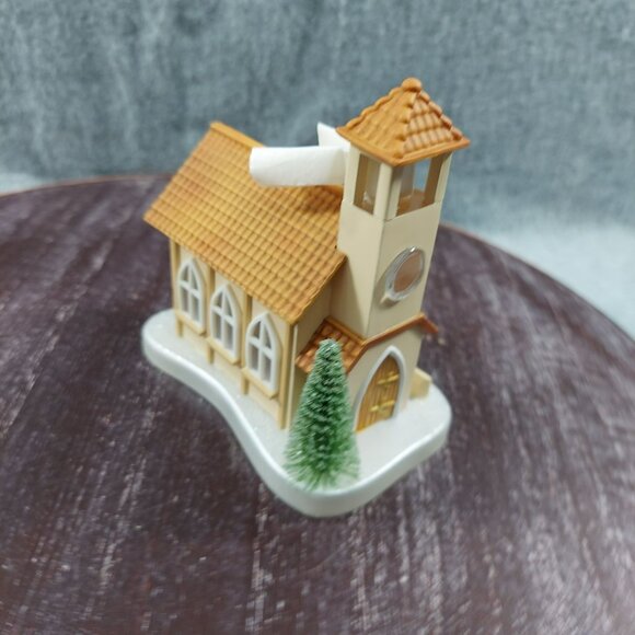 Hallmark Keepsake Ornament The Church Choir 2003 Edition - Picture 8 of 11